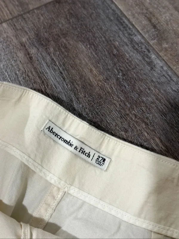 Abercrombie & Fitch Pleated Cream Trousers 27 - Image 4