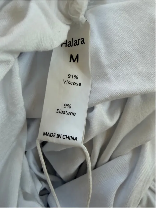 Size M Halara Cropped Ruched Top - Image 4