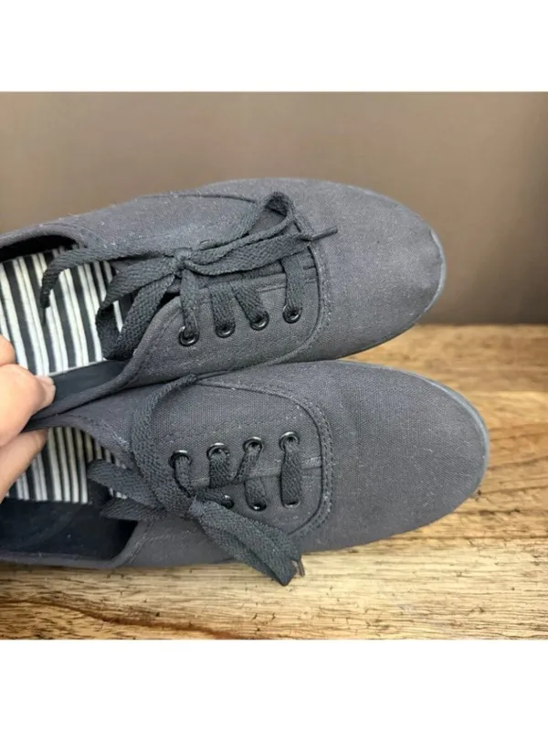 Black Lace Up Shoes Size 6 - Image 3