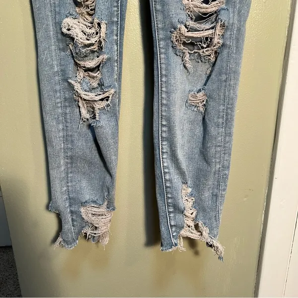 American Eagle Women's Size 16‎ Short Hi-Rise Jegging Light Wash Destroyed High - Image 6