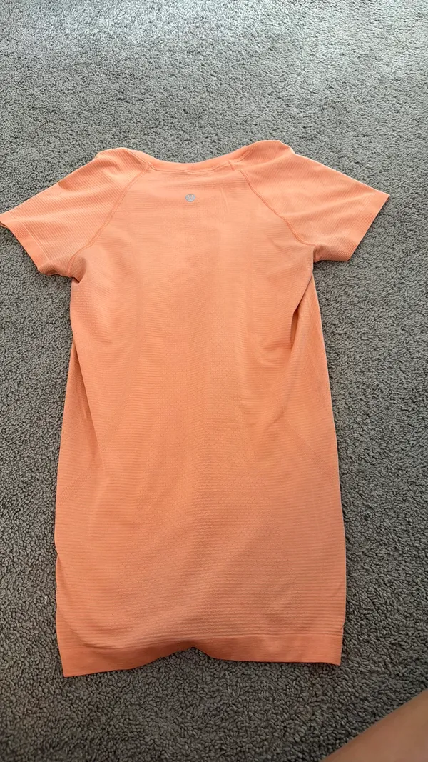 Lululemon Swiftly Tech Short Sleeve - Image 2