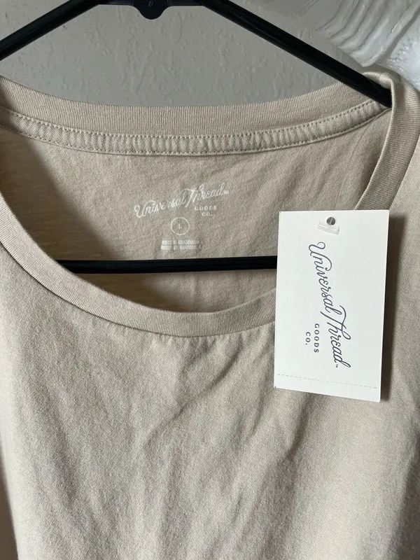 Universal Threads Cropped Basic Tee L - Image 2