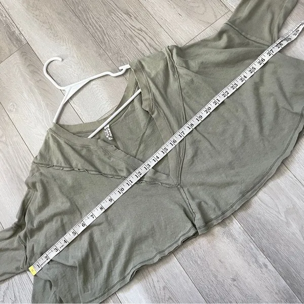 Free People Top v neck crop long sleeve womens Green (small) oversized boho - Image 3