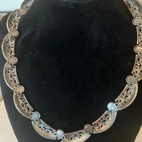 Avon NA Silver and Purple Ornate Necklace - Image 3