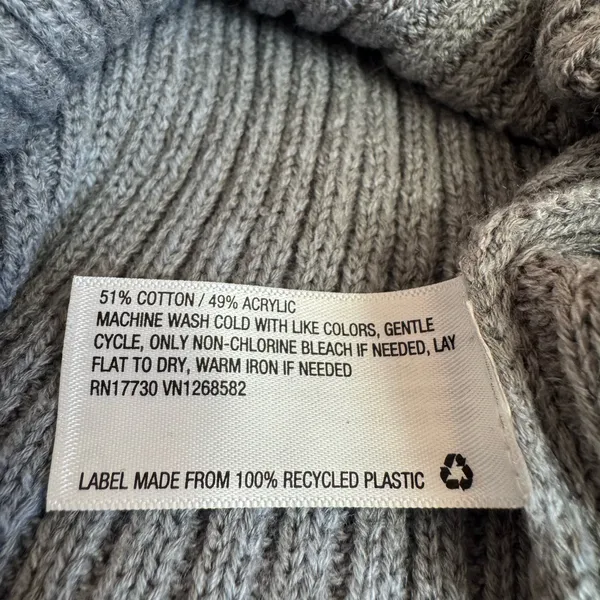 Wild Fable Gray Ribbed V-Neck Sweater Size Small - Image 4