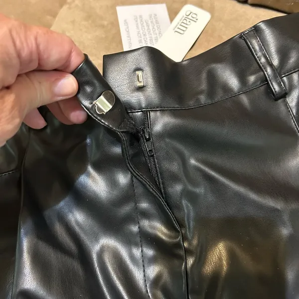 Glam Leather shorts - Image 3