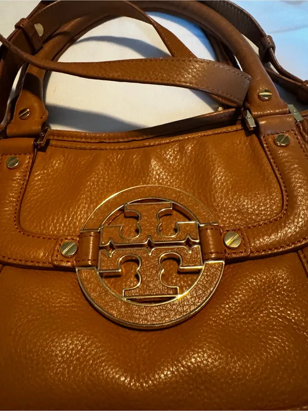 Tory Burch Brown Leather Shoulder Bag with Gold Logo - Image 2