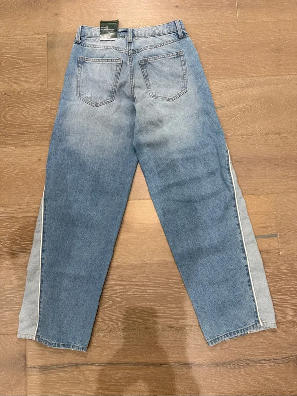 Wild fable denim jeans relaxed straight mid rise 2-tone contrast side panel - Image 2