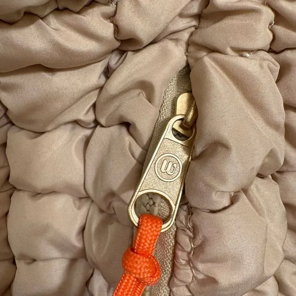Wantable Tan Quilted Slouchy Puffer Shoulder Bag Purse - Image 4