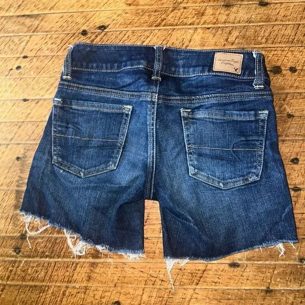 American Eagle dark wash distressed 00 raw hem jeans shorts - Image 2
