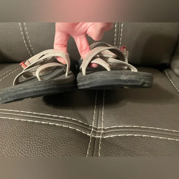 Chaco women’s size 9 adjustable sandals. - Image 6