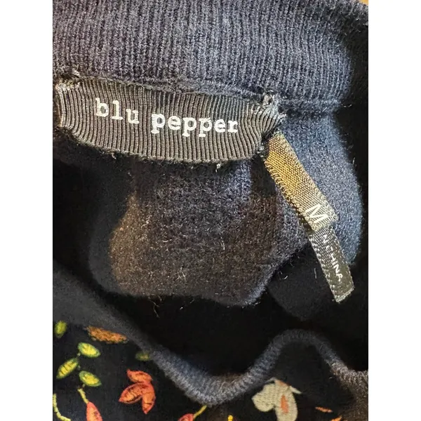 Blu Pepper Embroidered Bell Sleeve Sweater Boho‎ Navy Blue Floral Size Medium - Image 7