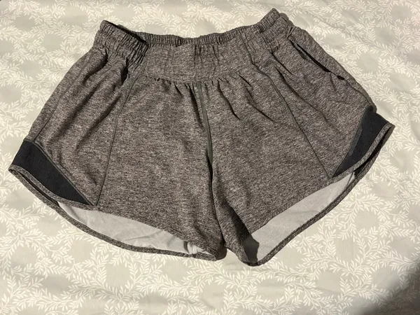 Lululemon Hotty Hot High-Rise Lined Short 6 - Image 2