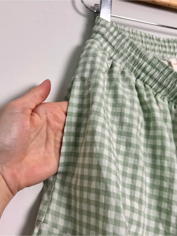 Allie Rose|Green Gingham Ruffle Drawstring Shorts sz small - Image 4