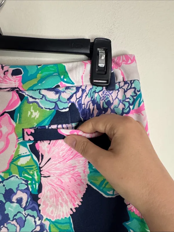 Lilly Pulitzer Callahan Navy Shorts with Pink/Purple Floral Bouquet Print Sz 0 - Image 9