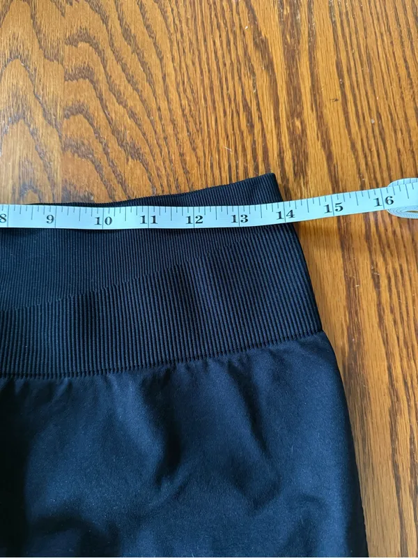 High-Waist Black Seamless Gym Workout Shorts Size Large New - Image 9