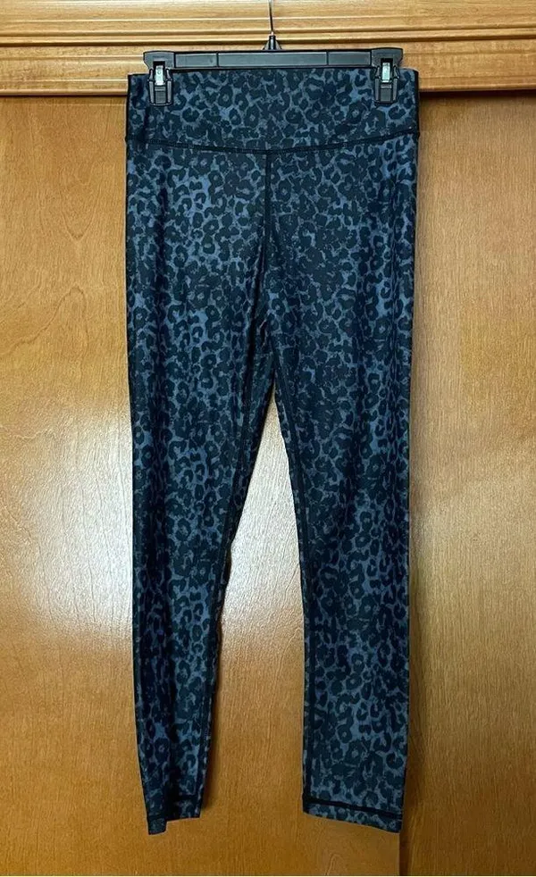 Zyia Active Stone Leopard Scrunchy Light n Luxe Leggings Size 8-10 Workout - Image 2
