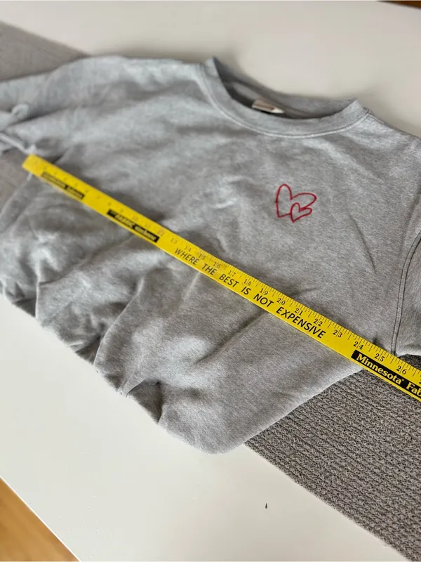 Universal Thread Gray Embroidered Heart Bubble Hem Cropped Crewneck Sweatshirt L - Image 7