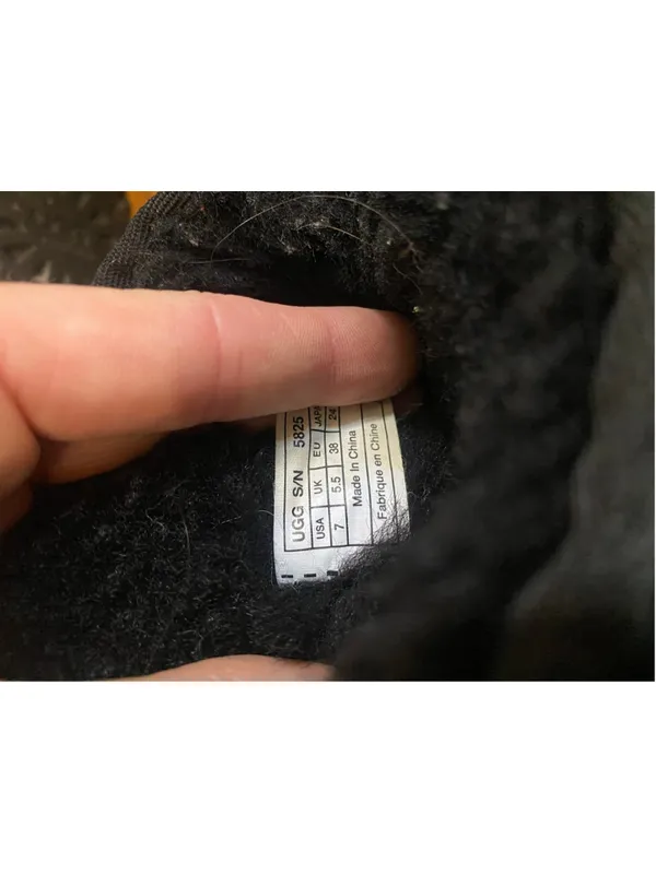 UGG Australia Boots Classic Short Black Suede Shearling Winter Cozy 2000s - Image 6