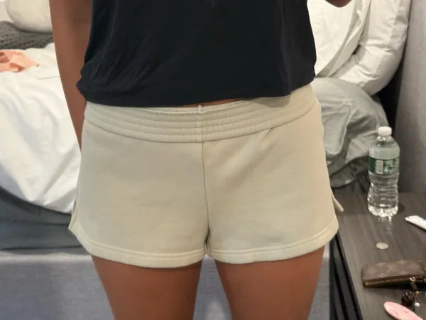 Aritzia TNA Cream Athletic Lounge Shorts - Image 4