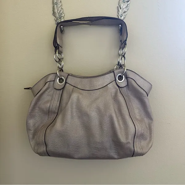 Kathy Van Zeeland purse blush pink with metallic silver gray finish - Image 4