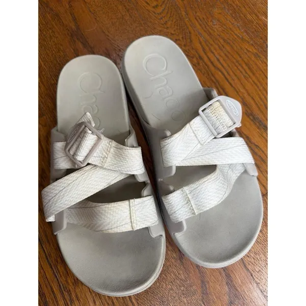 Chaco Women's‎ 9 Chillos Slide sandals in a cream colorway - Image 3