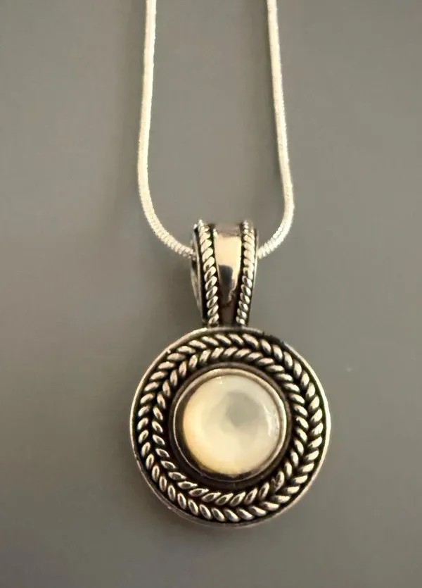 Mother of Pearl Sterling Silver SA Thailand Pendant SIGNED Sterling Plate Chain - Image 2