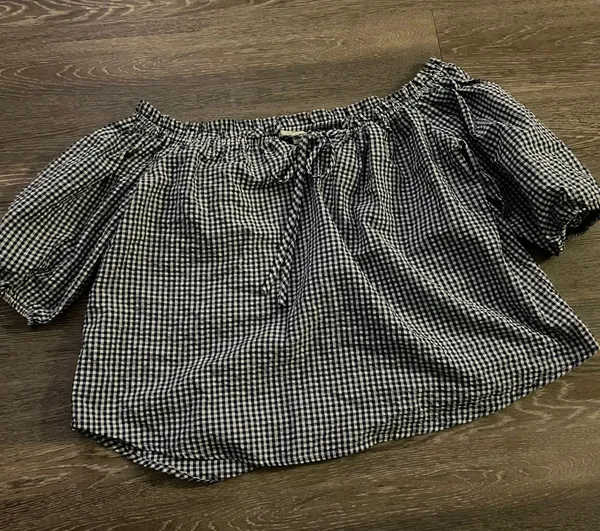 Caution to the Wind navy gingham puff sleeve tie front off shoulder top. Size Small - Image 2