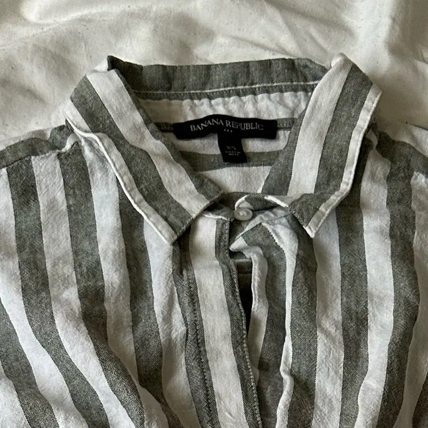 Banana Republic long sleeve shirt - Image 2