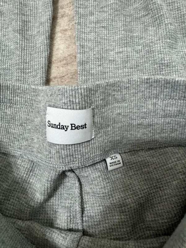 Grey Aritzia Sunday Best sweatpants size xs - Image 3