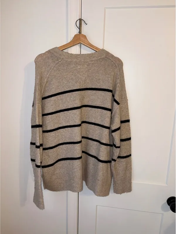 Aerie unREAL Womans M Ultra Soft Beige and Black Striped Pullover Sweater Medium - Image 7