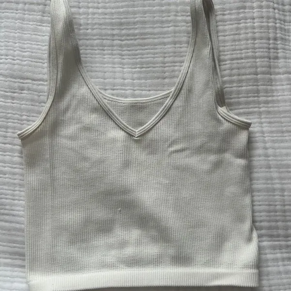 adorable white tank! - great condition  - Image 2