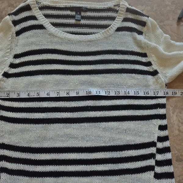 AQUA Bloomingdale’s boho summer beach Striped Black and White Sweater Medium - Image 6