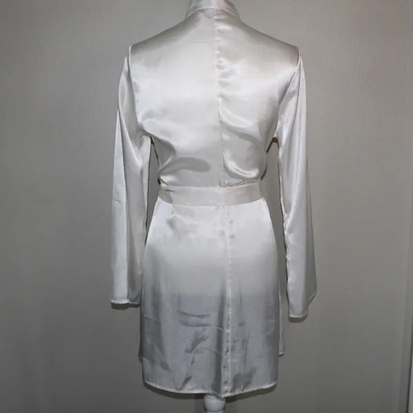 PINK - Victoria's Secret Vintage Y2k White Silky Embroidered Robe - Size Small - Image 5
