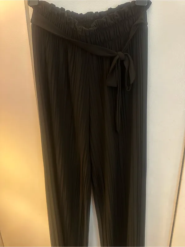 Black Pleated Pants M Size M - Image 3
