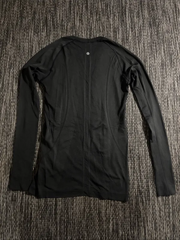Lululemon Swiftly Tech Long Sleeve Crew - Image 2