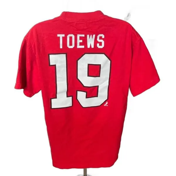 Reebok women’s Size M Red Chicago Blackhawks Hockey Jersey T-Shirt - Image 2