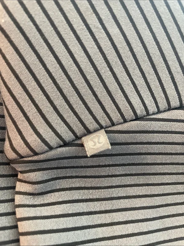 Lululemon Shaped Short Women's Striped Performance Shorts Size 6 - Image 5