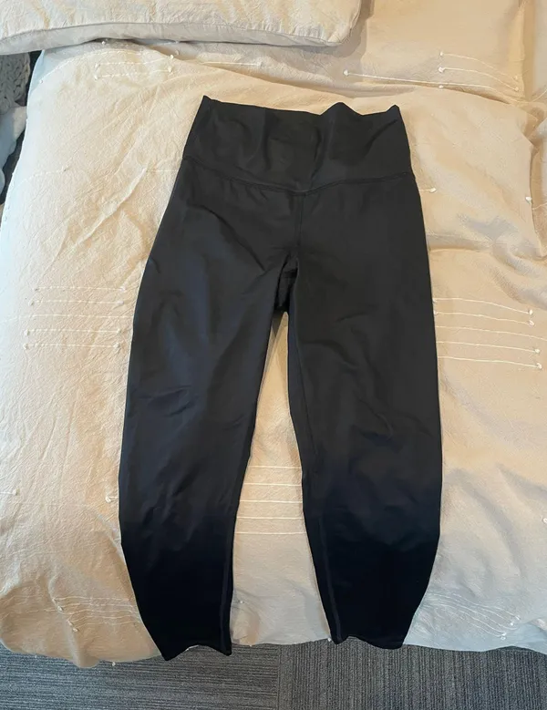 Aritzia TNA Black Leggings - Image 3