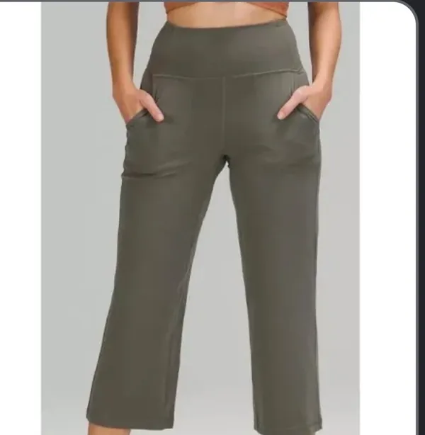 Lululemon Wide-Leg Crop Yoga Pants black - Image 2