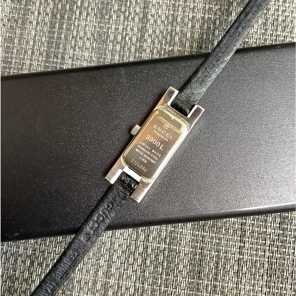 Super CUTE ❤️ GUCCI watch❤️ - Image 7