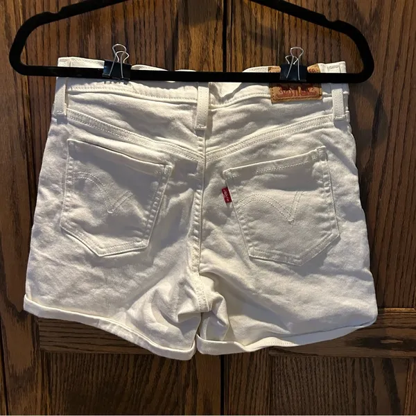 Levi’s | Mid Length White Denim Shorts | womens 28 - Image 5