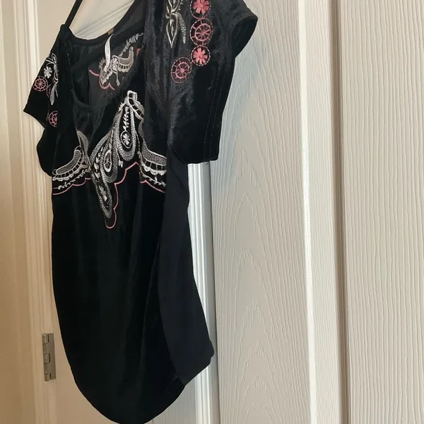 Free People Black Velvet Top with Embroidered Details M - Image 8