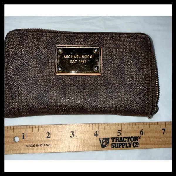 Michael Kors Zip Around Wallet Womens Brown Signature Logo‎ Monogram - Image 4