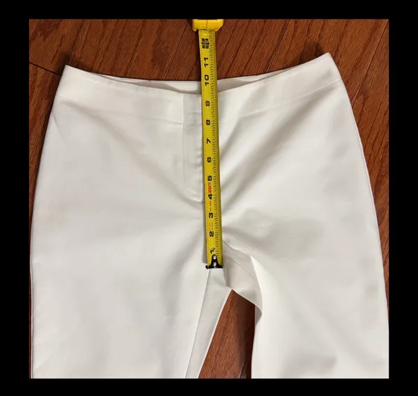 Chico’s white Ankle pants size 00 /Medium. ** refer to measurements for size. Gently warn & excellent condition. Priced to sell. Real pockets in back, still sewn in. Measurements approximately 15” waste x 36” long x 9” rise. Non-smoking home. Priced to sell at as is condition. Don’t like my price make reasonable offer! - Image 8