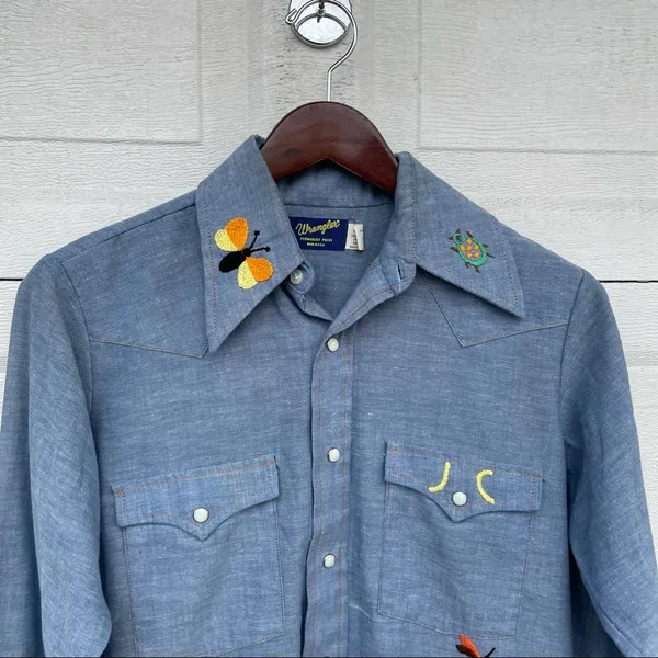 Wrangler Unisex Women’s Chambray Embroidered Shirt Pearl Snap Small - Image 4