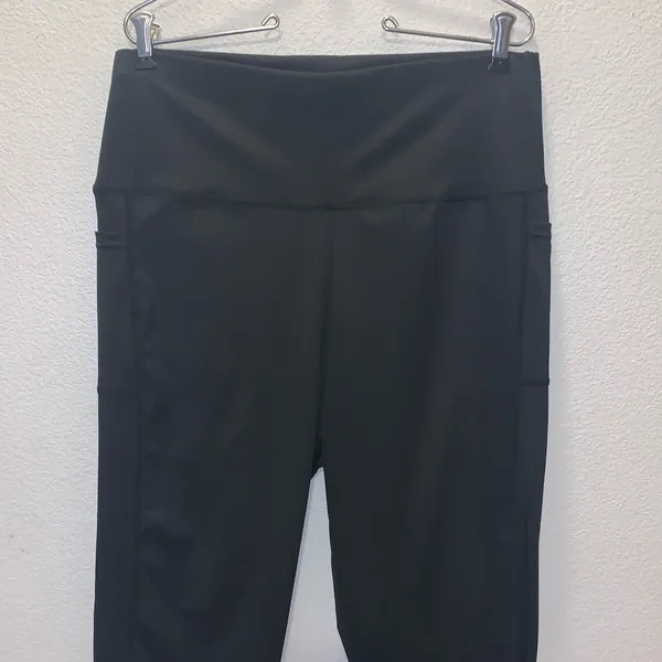 Woman’s 2XL Black High-Waisted Leggings Side Pockets - Image 2