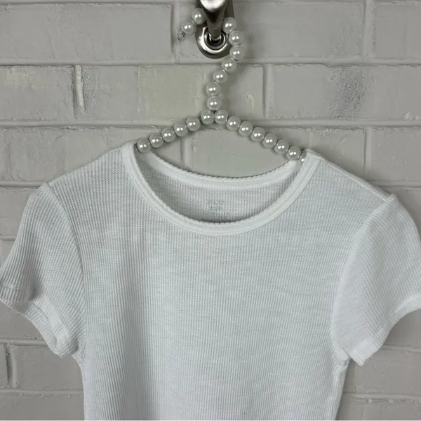 Aerie White Waffle Knit Baby Tee Size XS - Image 3