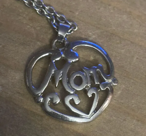 Silver Tone Mom Heart Pendant Necklace - Image 4