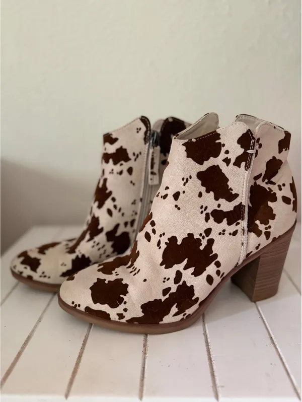 MIA Cow Print Western Ankle Booties Brown White Block Heel Size 8 - Image 2